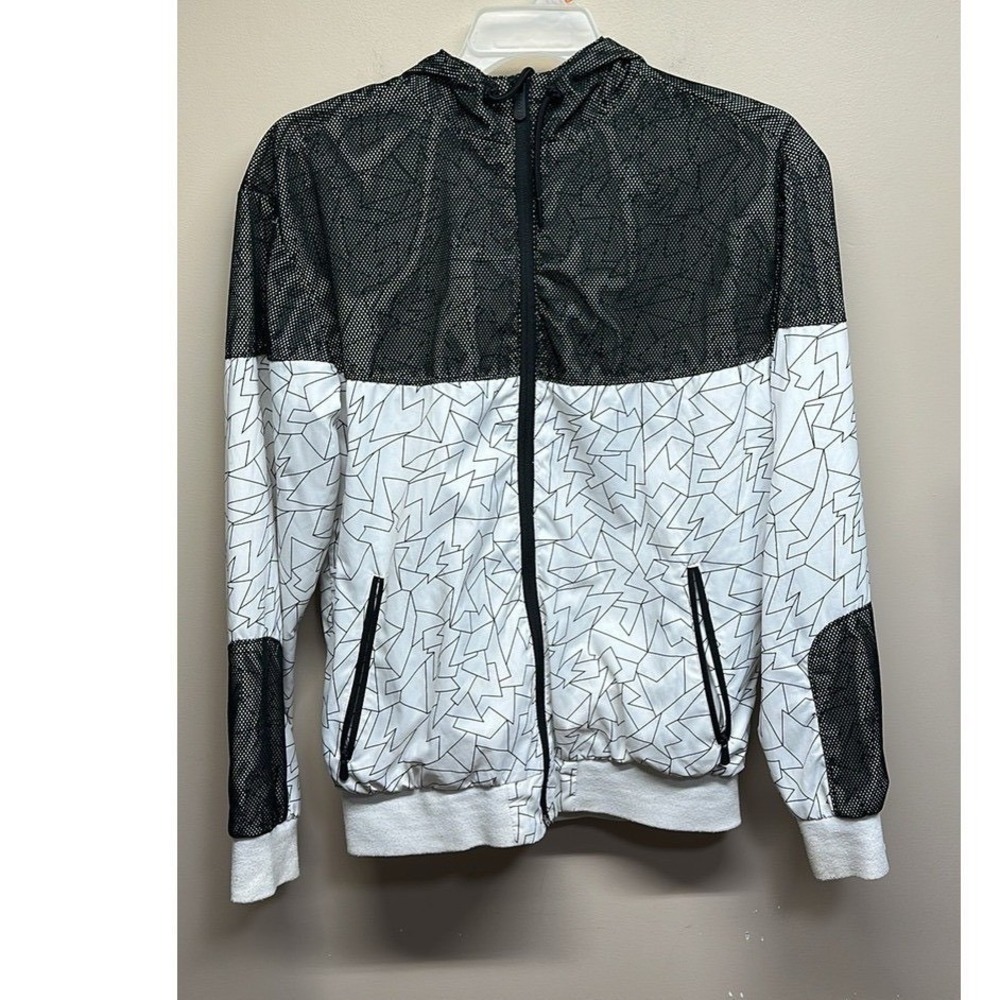 CSG Champs Sports Gear Men`s M Black and White Full Zip Windbreak Mockneck